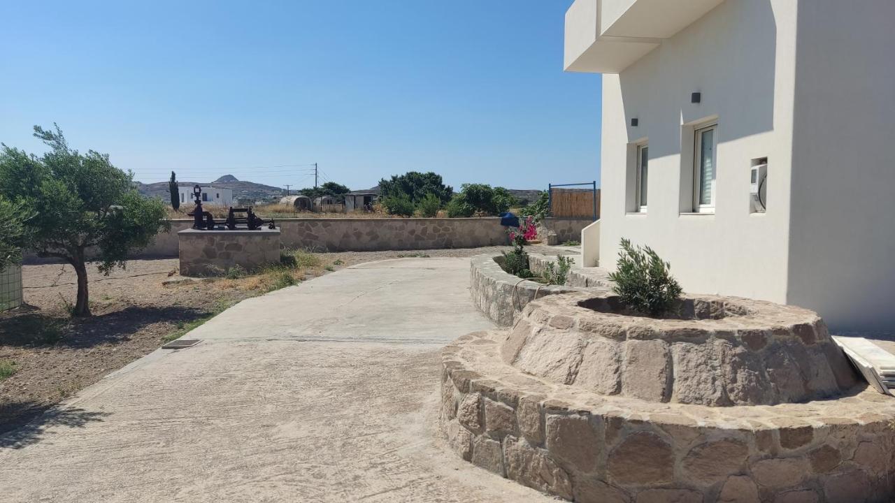אדאמאס Theasis Apartments מראה חיצוני תמונה