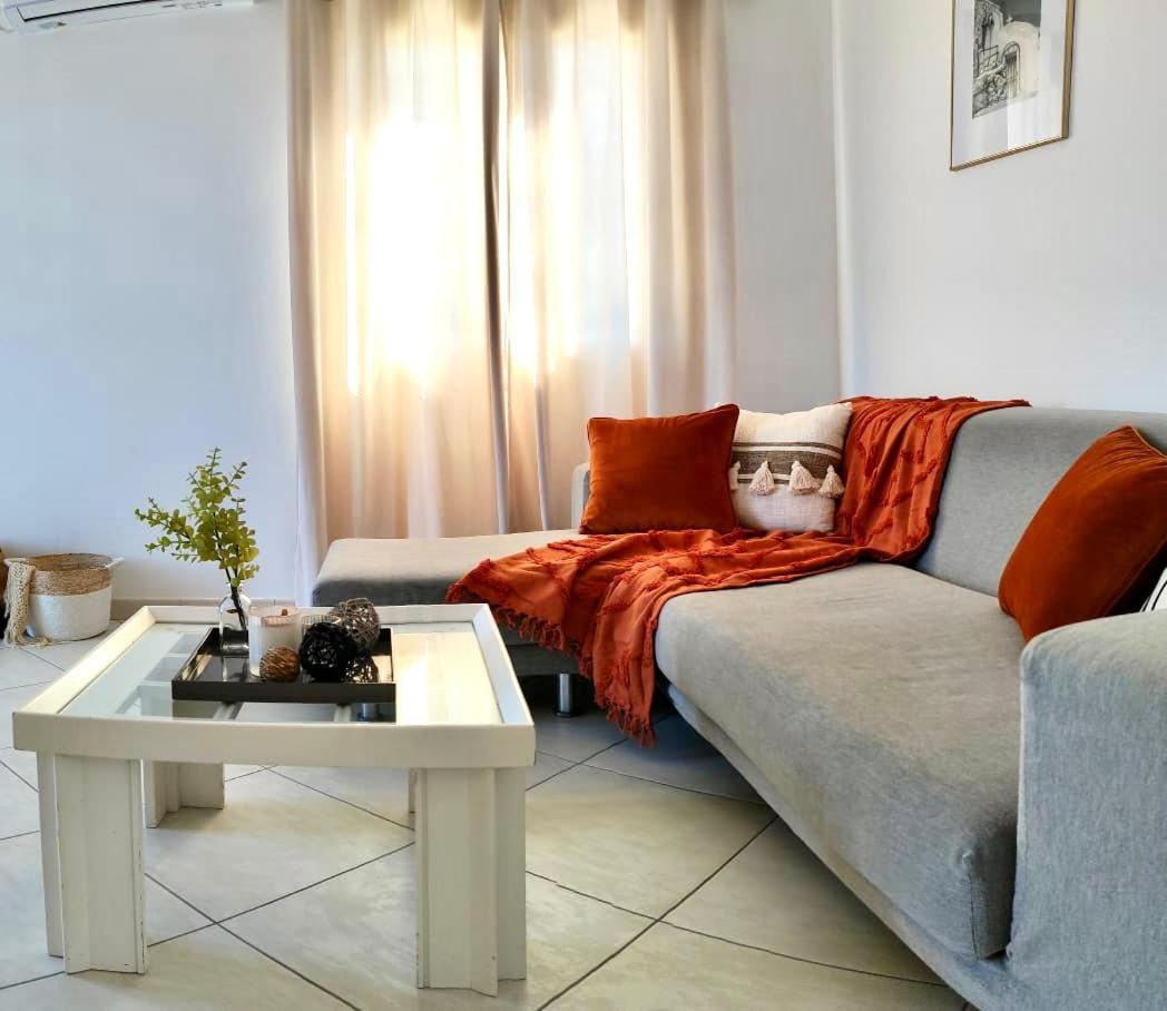 אדאמאס Theasis Apartments מראה חיצוני תמונה
