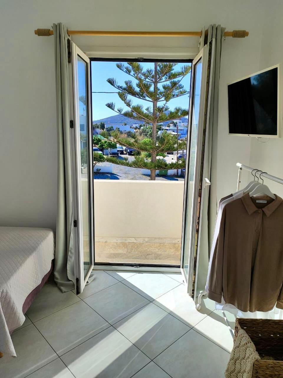 אדאמאס Theasis Apartments מראה חיצוני תמונה
