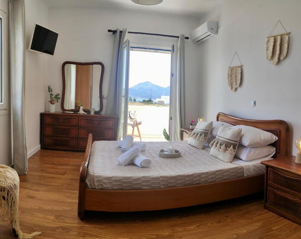 אדאמאס Theasis Apartments מראה חיצוני תמונה