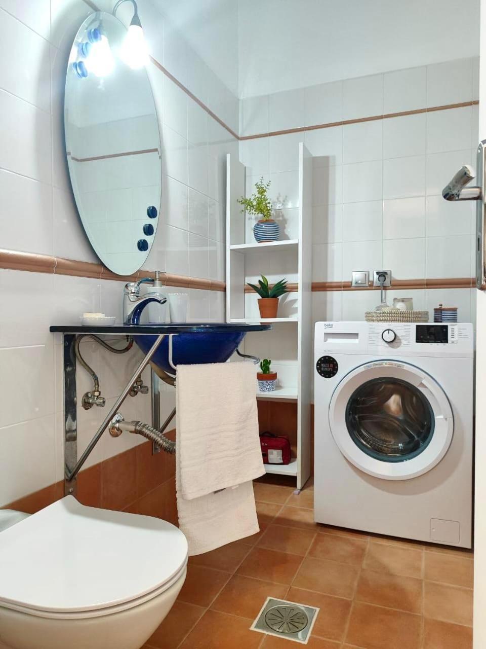אדאמאס Theasis Apartments מראה חיצוני תמונה