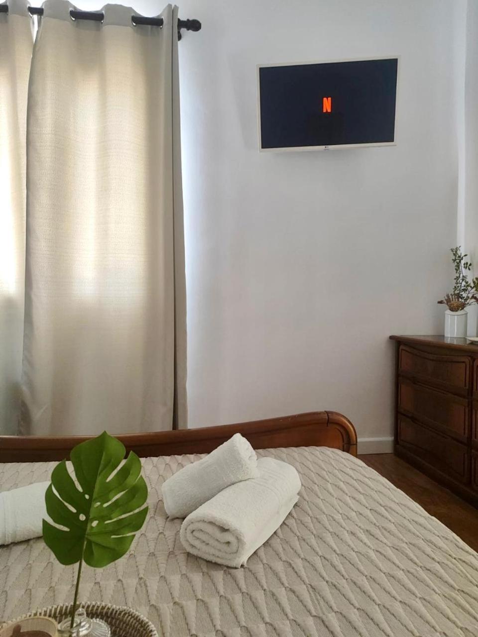 אדאמאס Theasis Apartments מראה חיצוני תמונה